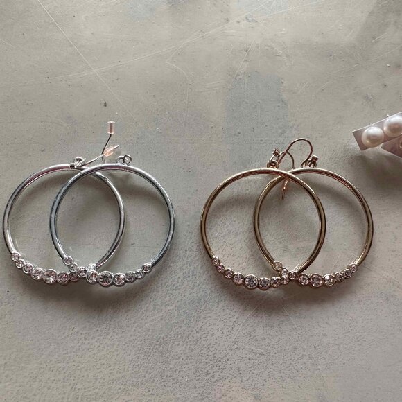 Bundle of 4 earrings - Picture 2 of 2